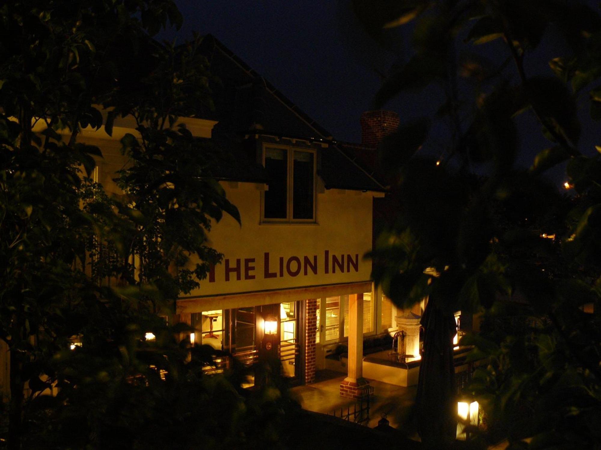 The Lion Inn Челмсфорд Экстерьер фото